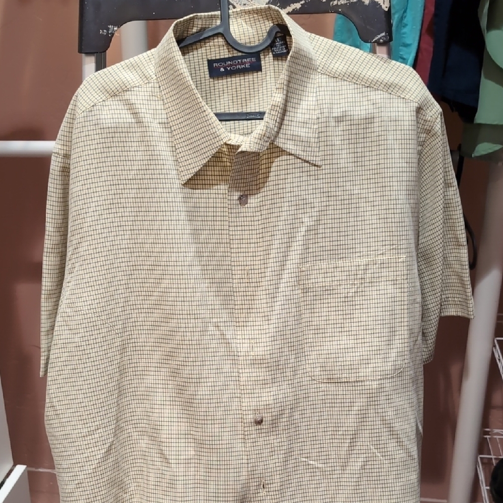 Round tree And York Tan Casual Button Down Shirt